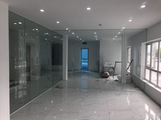 Báo Giá Trọn Gói Thi Công Vách Kính Văn Phòng 2026 1 20 VACH NGAN PHONG