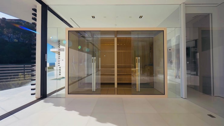 Cửa Kính Cường Lực Là Gì? Phân Loại Và Ứng Dụng Thực Tế Trong Đời Sống