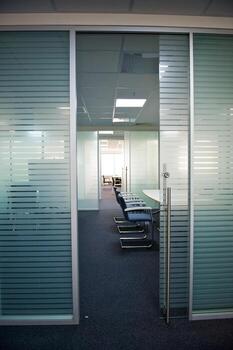 Cấu Tạo Cửa Kính Cường Lực Gồm Những Gì Chi Tiết Từng Bộ Phận