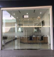 Ưu Nhược Điểm Của Cửa Kính Thủy Lực So Với Cửa Kính Thường