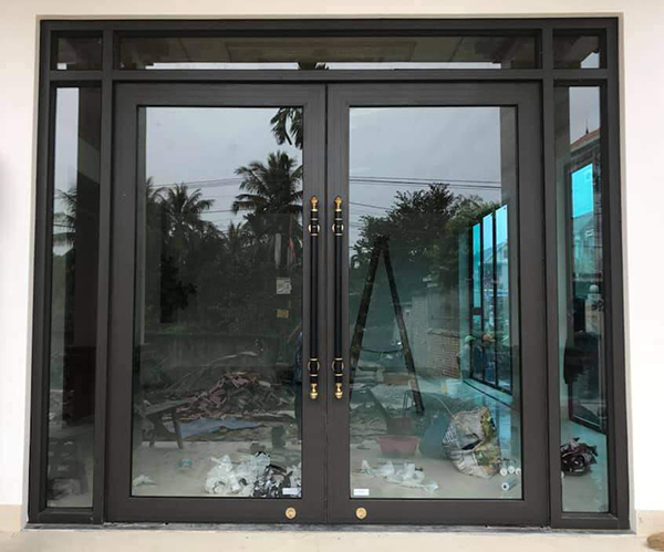 Ưu Nhược Điểm Của Cửa Kính Thủy Lực So Với Cửa Kính Thường