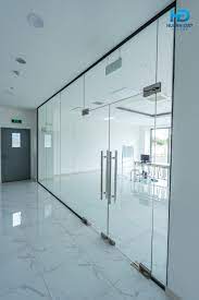 Ưu Nhược Điểm Của Cửa Kính Thủy Lực So Với Cửa Kính Thường