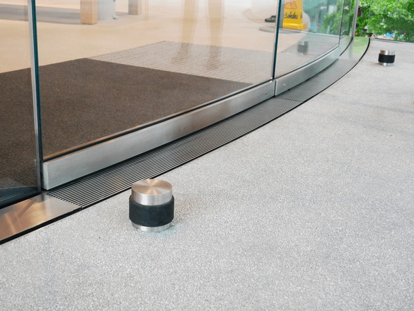 Cửa Kính Cường Lực Mặt Tiền – Tăng Độ Sang Cho Không Gian Kinh Doanh