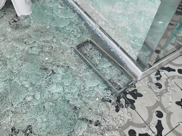 Cửa Kính Cường Lực Nhà Tắm – Sang Trọng Và An Toàn