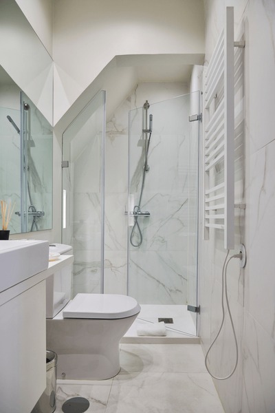 Cửa kính thủy lực 2 cánh – Sang trọng và tiện nghi cho không gian rộng