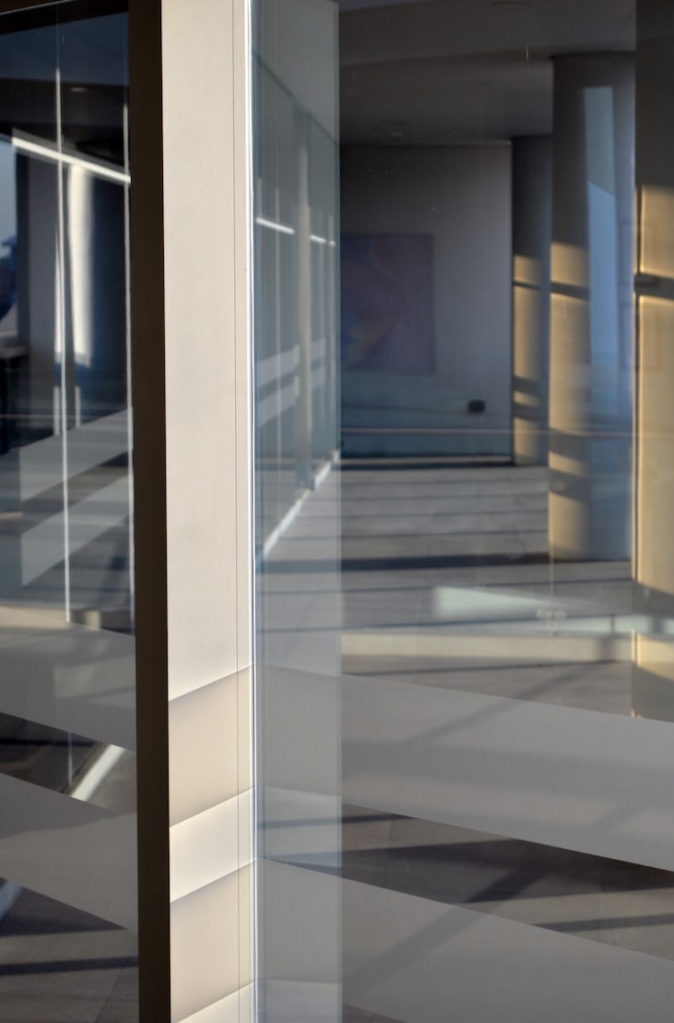 Vách Ngăn Kính Phòng Tắm – Giải Pháp Chia Không Gian Thông Minh